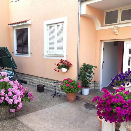 Apartments Dilja Malinska Εξωτερικό φωτογραφία