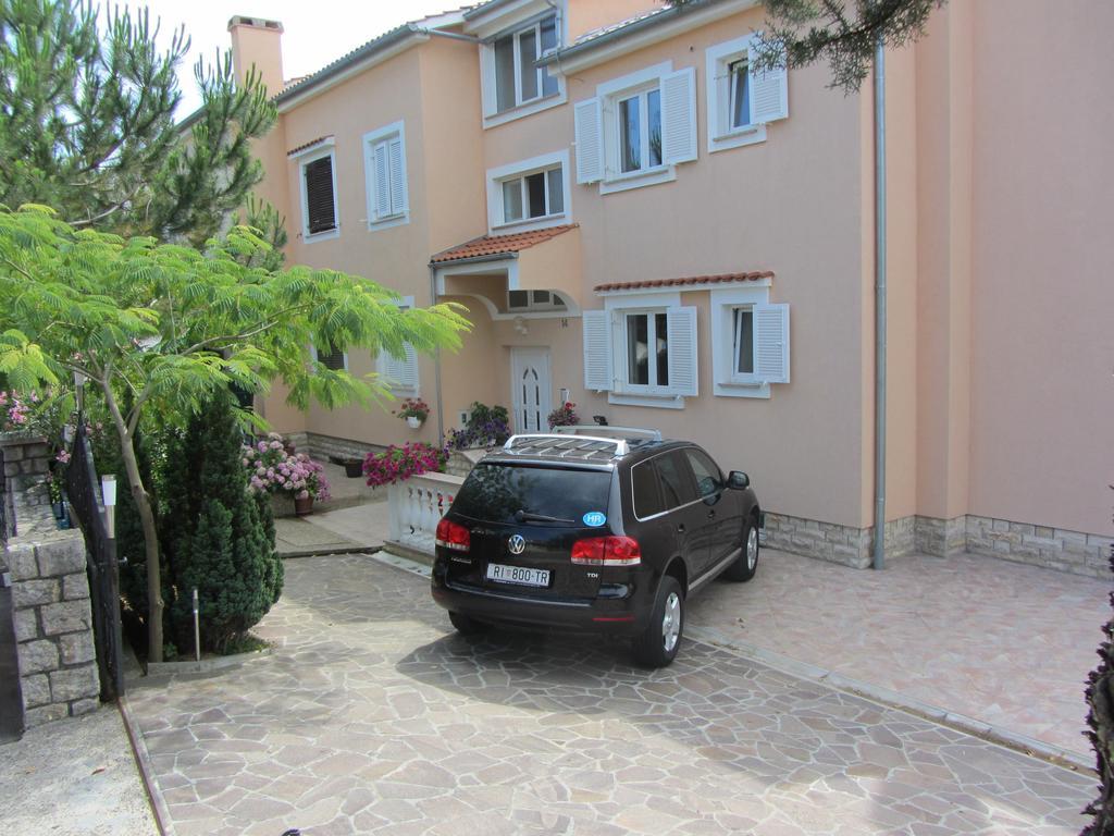 Apartments Dilja Malinska Εξωτερικό φωτογραφία